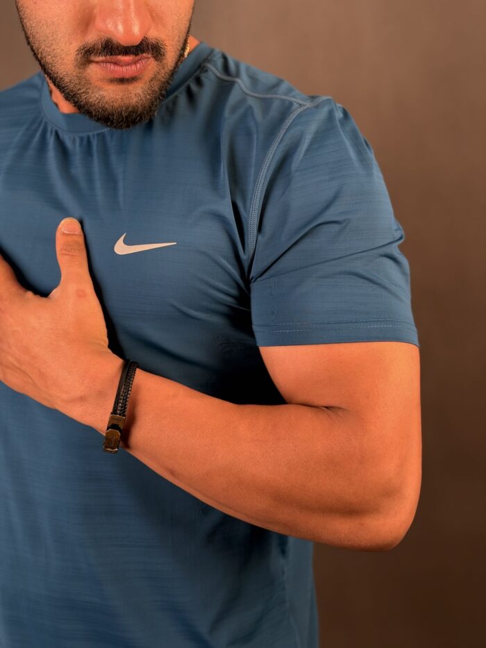 تصویر 3 تیشرت ورزشی Nike RD-۰۵۶؛ نمای محصول و جزئیات قابل مشاهده