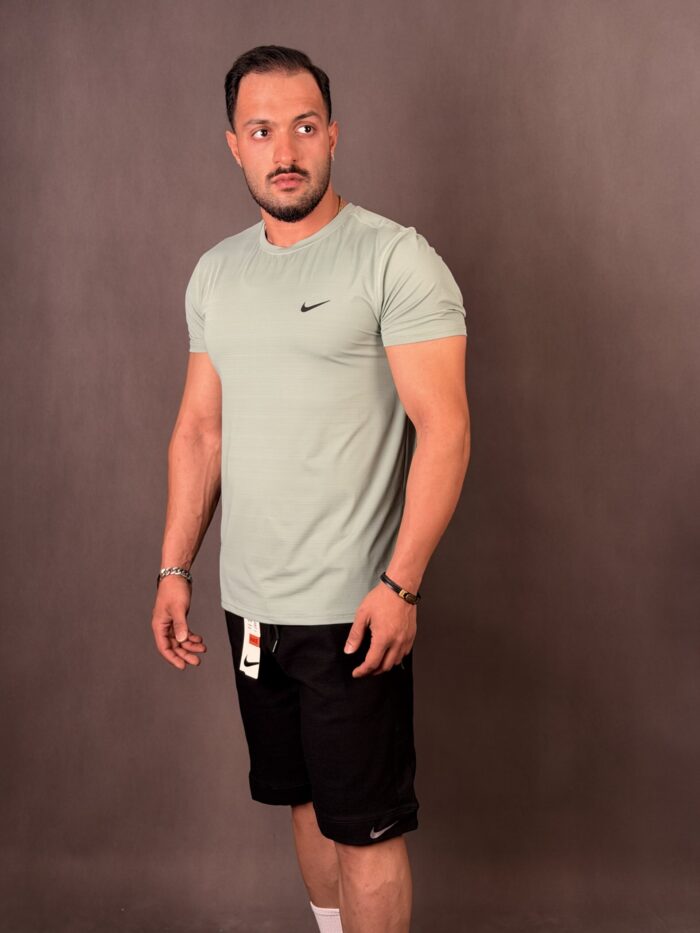 تصویر 1 تیشرت ورزشی Nike RD-۰۵۶؛ نمای محصول و جزئیات قابل مشاهده