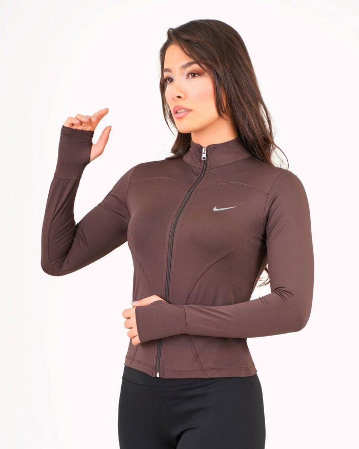 تصویر 3 سویتشرت اسپندکس Nike 30573؛ نمای محصول و جزئیات قابل مشاهده