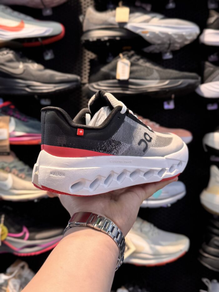 تصویر 4 کتونی OnRunning CloudGo #۱؛ نمای محصول و جزئیات قابل مشاهده