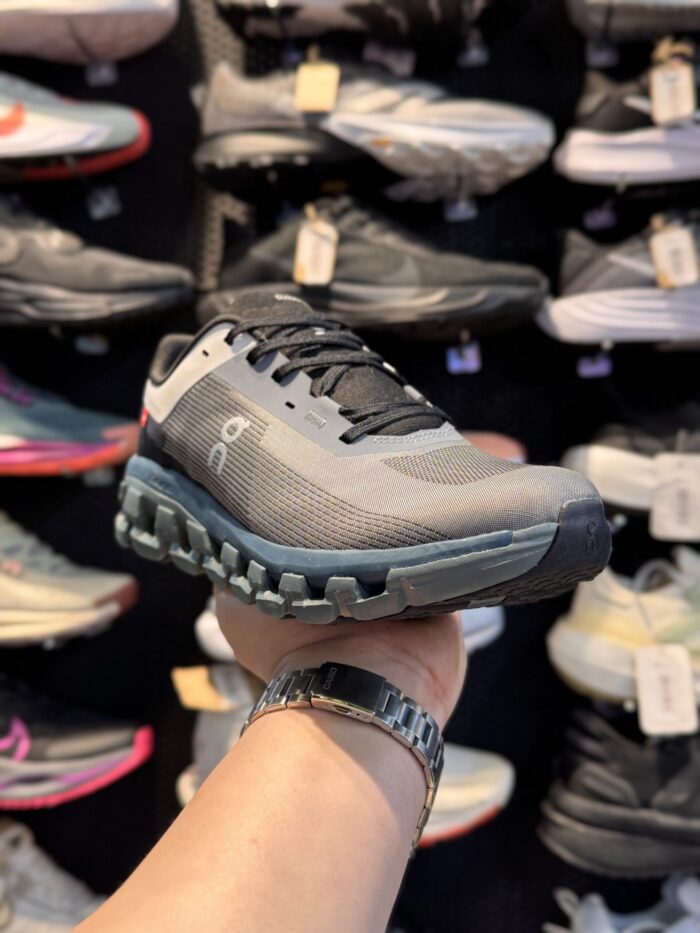 تصویر 4 کتونی OnRunning CloudFlow۴ #۱؛ نمای محصول و جزئیات قابل مشاهده