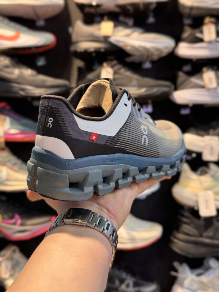 تصویر 2 کتونی OnRunning CloudFlow۴ #۱؛ نمای محصول و جزئیات قابل مشاهده