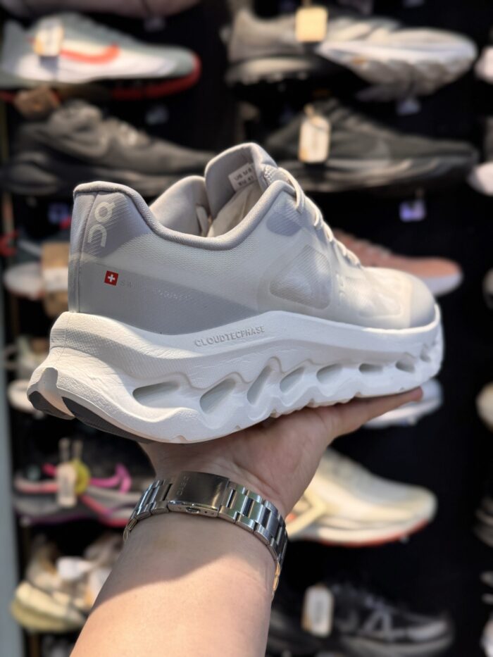 تصویر 3 کتونی OnRunning CloudTiltRemix #۱؛ نمای محصول و جزئیات قابل مشاهده