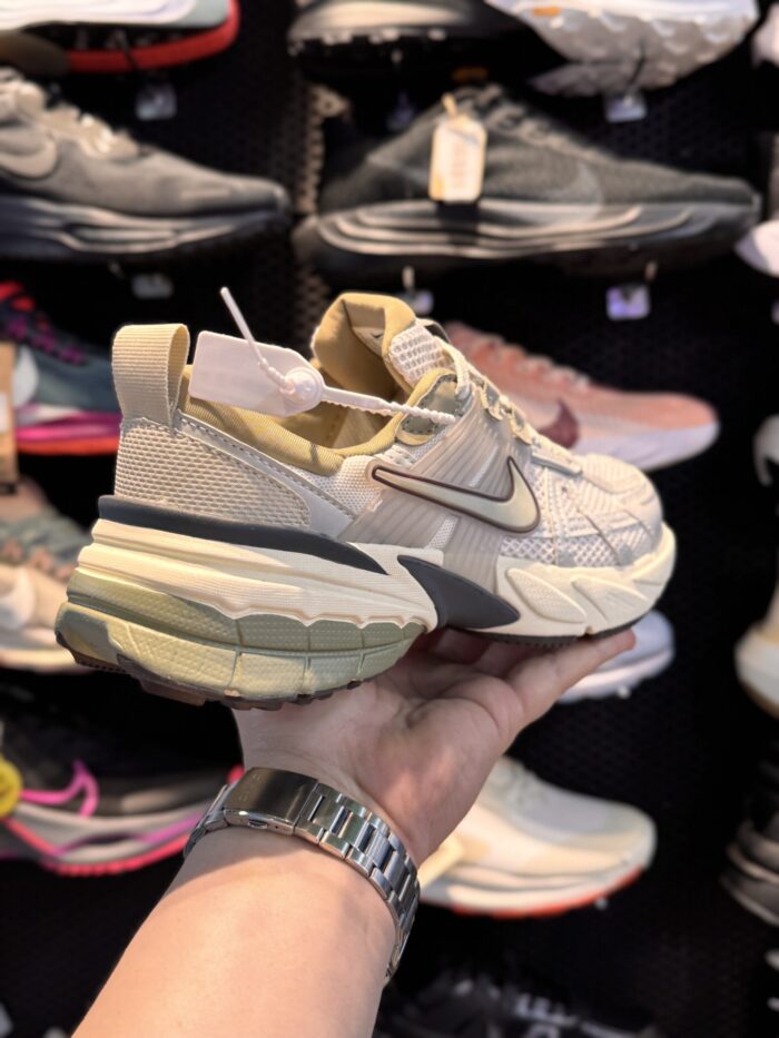 کتونی Nike V۲K #۲