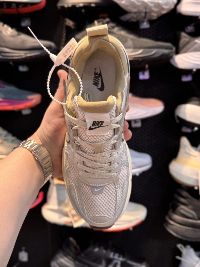 کتونی Nike V۲K #۲