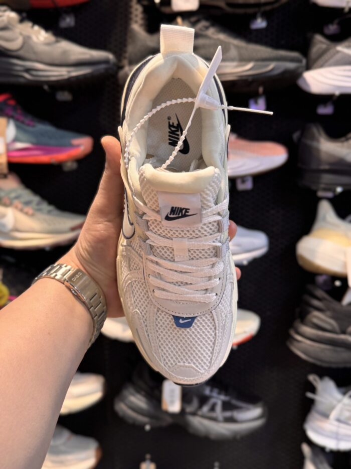 کتونی Nike V۲K #۴