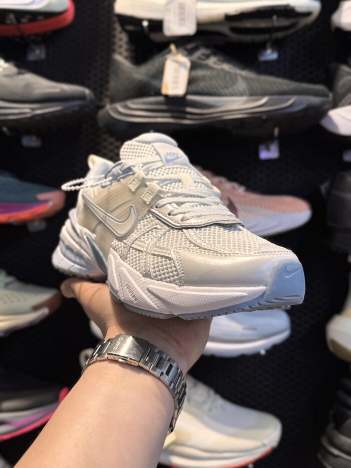 کتونی Nike V۲K #۶