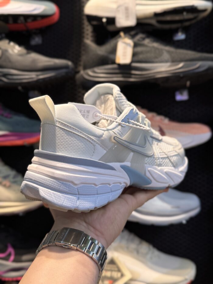 کتونی Nike V۲K #۶