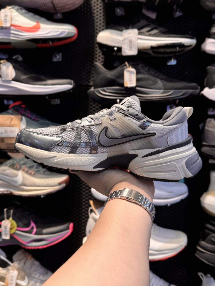 کتونی Nike V۲K #۷