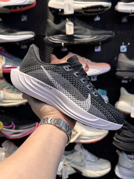 تصویر 1 کتونی Nike ZoomX Plus #1؛ نمای محصول و جزئیات قابل مشاهده