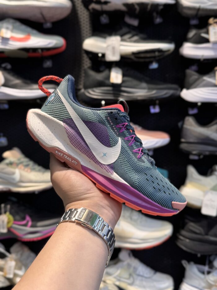 تصویر 1 کتونی Nike Pegasus Trail5 #2؛ نمای محصول و جزئیات کفش تریل