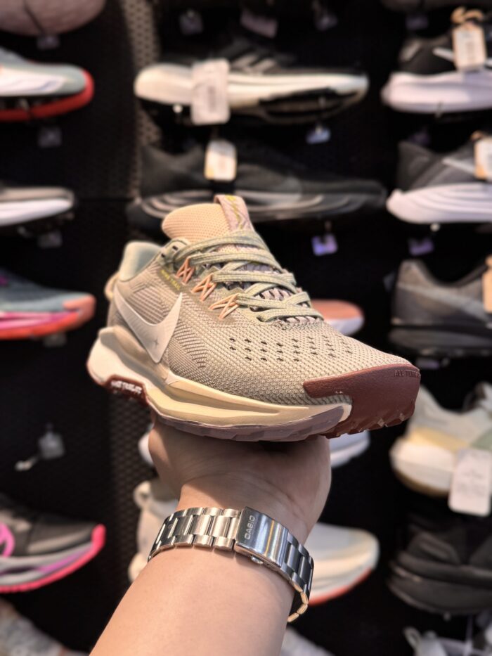 تصویر 2 کتونی Nike Pegasus Trail5 #3؛ نمای محصول و جزئیات کفش تریل