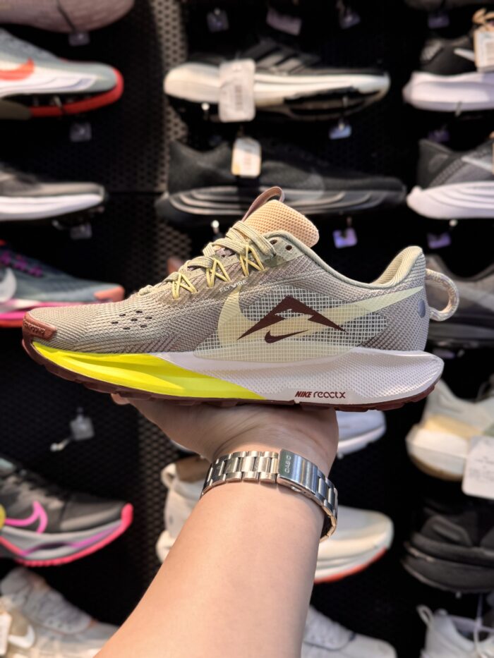تصویر 4 کتونی Nike Pegasus Trail5 #3؛ نمای محصول و جزئیات کفش تریل
