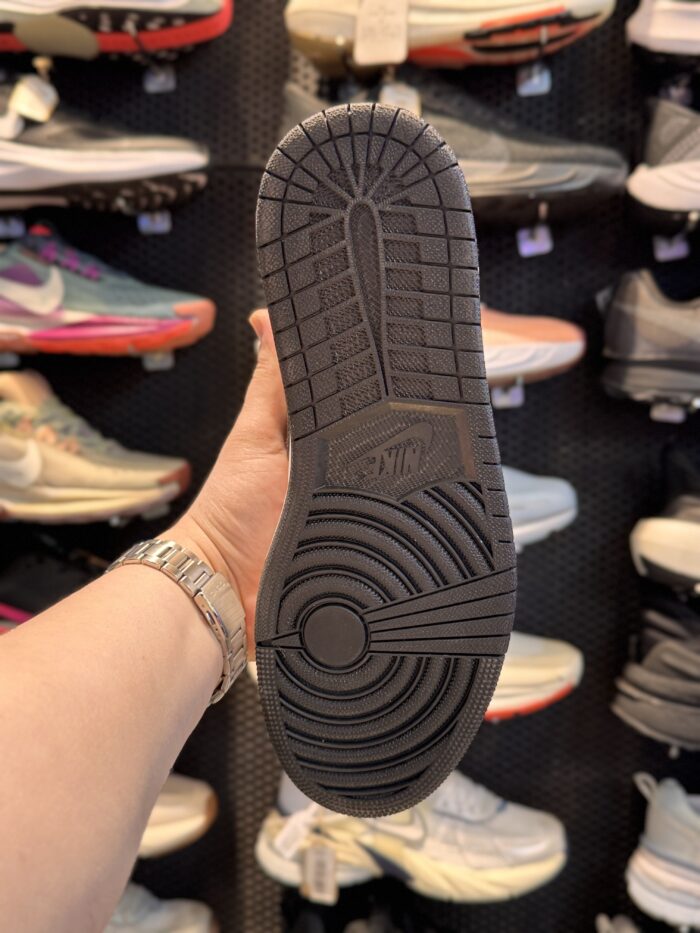 کتونی Nike AirJordan۱Low #۱
