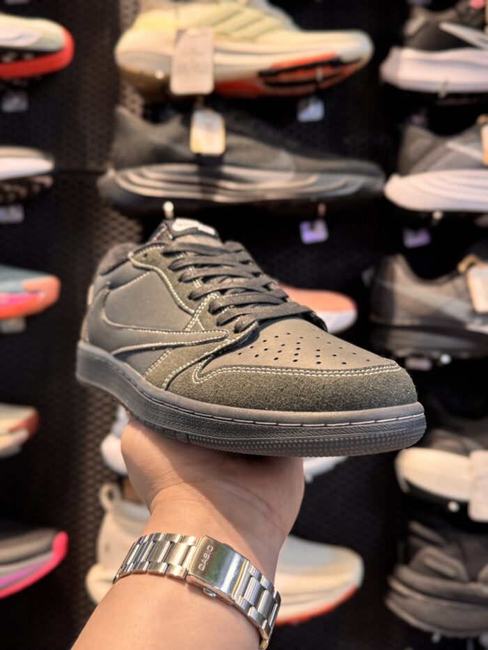 کتونی Nike AirJordan۱Low Travis #۱