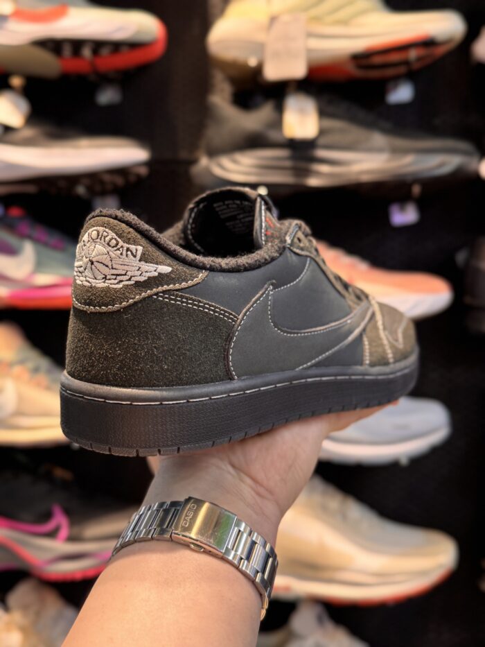 کتونی Nike AirJordan۱Low Travis #۱