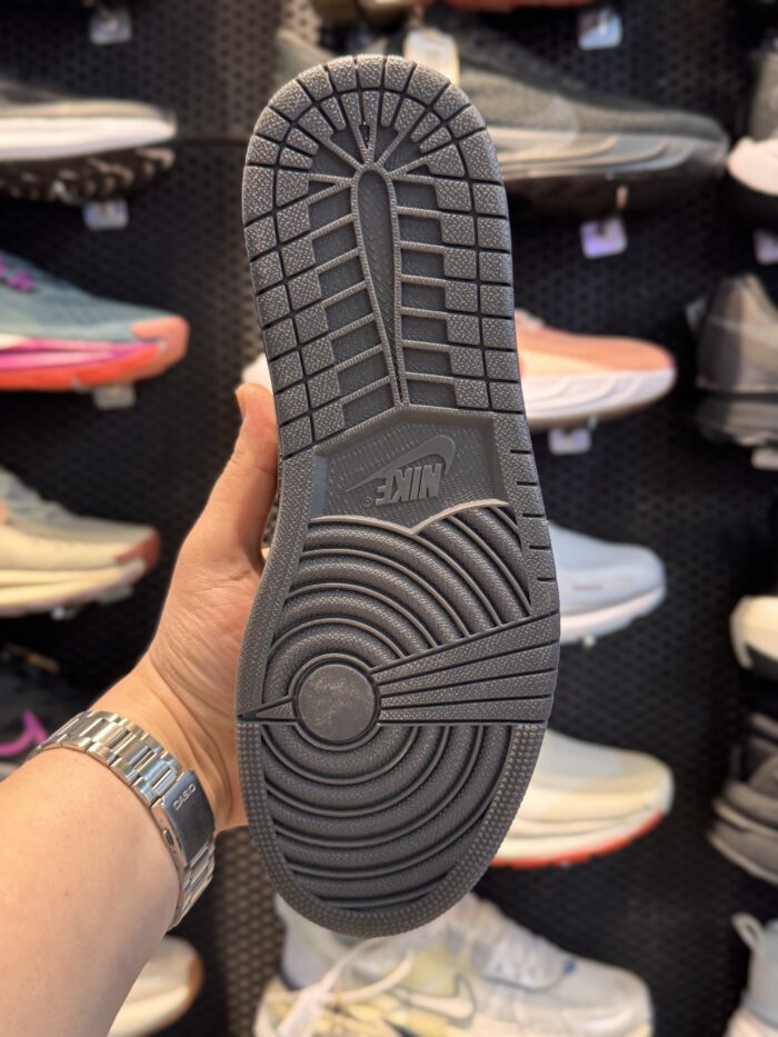 کتونی Nike AirJordan۱Low Travis #۱
