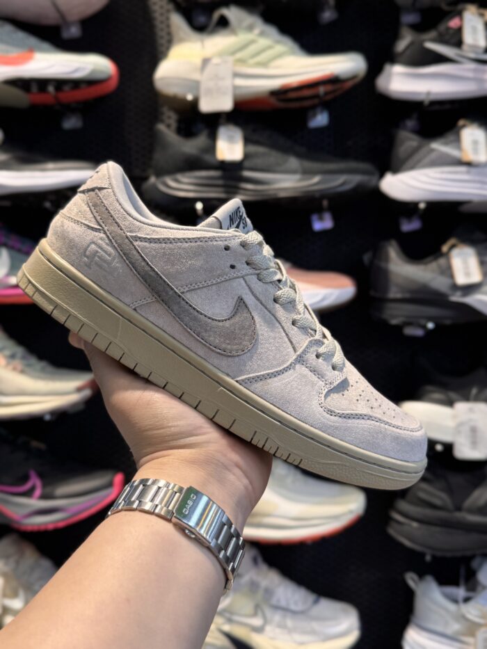 تصویر 1 کتونی Nike SB Dunk #1؛ نمای محصول و جزئیات قابل مشاهده